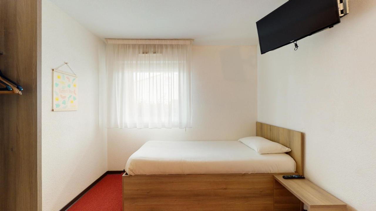 Everhotel De Tarbes-Ibos Exteriör bild