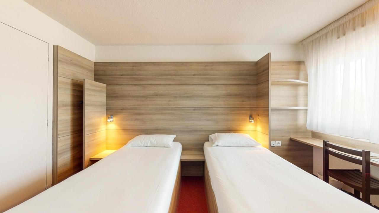 Everhotel De Tarbes-Ibos Exteriör bild