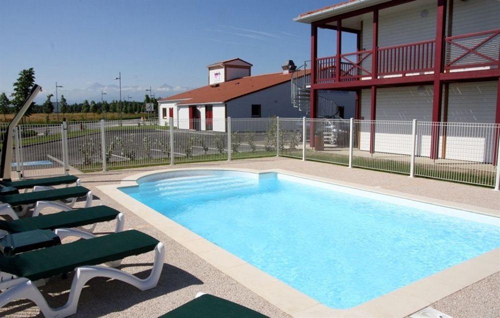 Everhotel De Tarbes-Ibos Exteriör bild