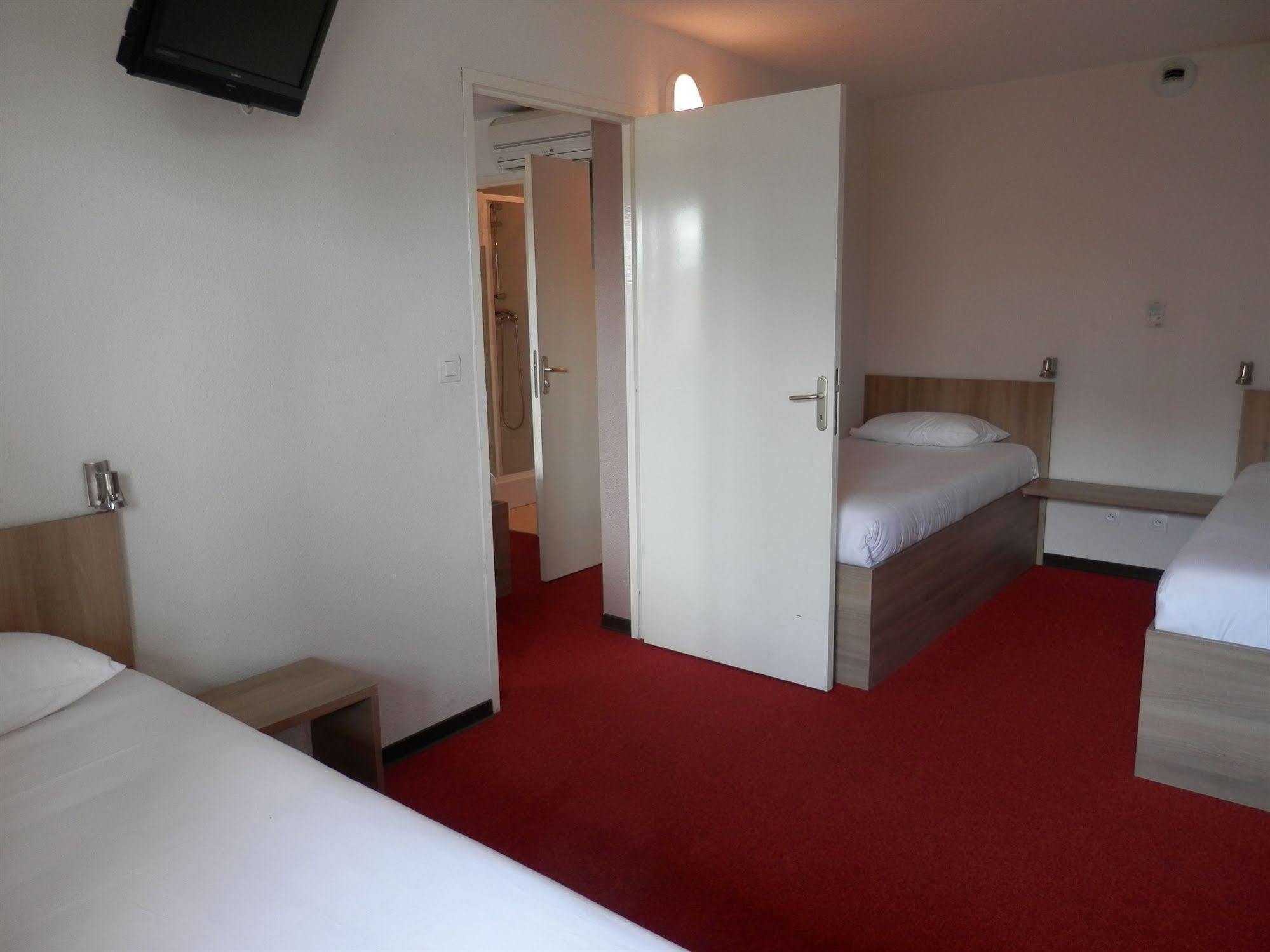 Everhotel De Tarbes-Ibos Exteriör bild