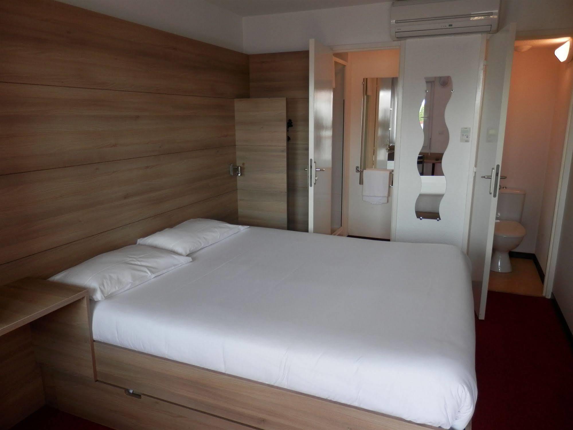 Everhotel De Tarbes-Ibos Exteriör bild