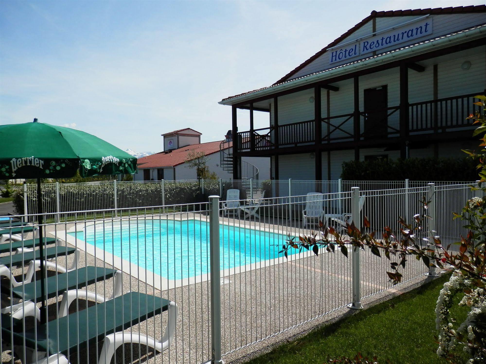 Everhotel De Tarbes-Ibos Exteriör bild